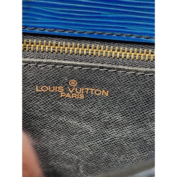 Authentic LOUIS VUITTON Epi Saint Cloud GM Shoulder Bag Blue - Picture 14 of 14